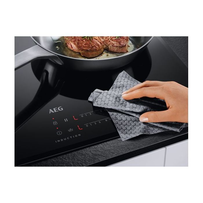 AEG IAE64411FB 
60cm SenseBoil Maxisense Induction Hob, 4 cooking Sections, Windmill design, Hob2Hoo