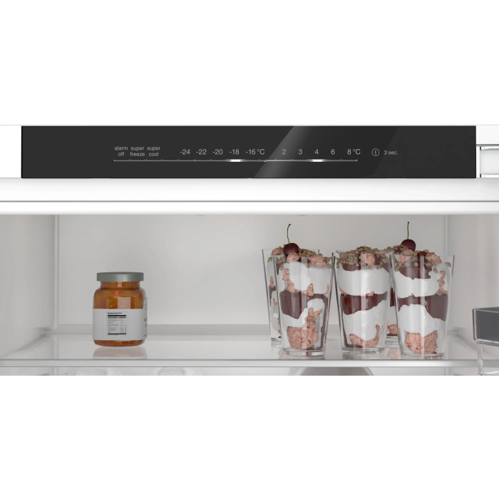 Bosch KIN96VFD0 55.8cm 70/30 Frost Free Fridge Freezer - White - Flat hinge