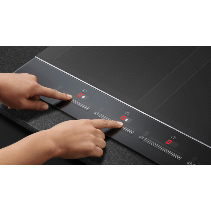 Fisher & Paykel 30cm Induction Hob in Black Glass
