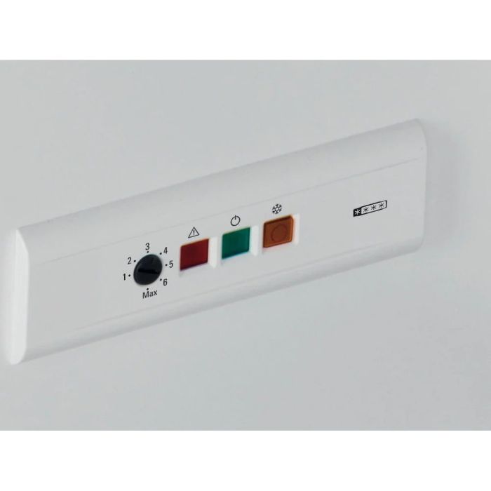 Hotpoint CS2A300HFA1 118cm Chest Freezer  - White