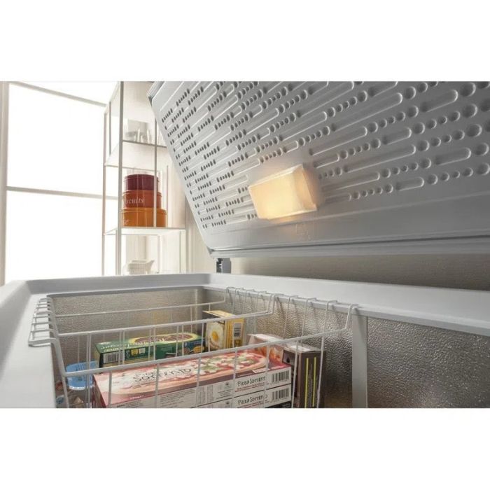 Hotpoint CS2A400HFMFAUK1 140.5cm Chest Freezer   - White