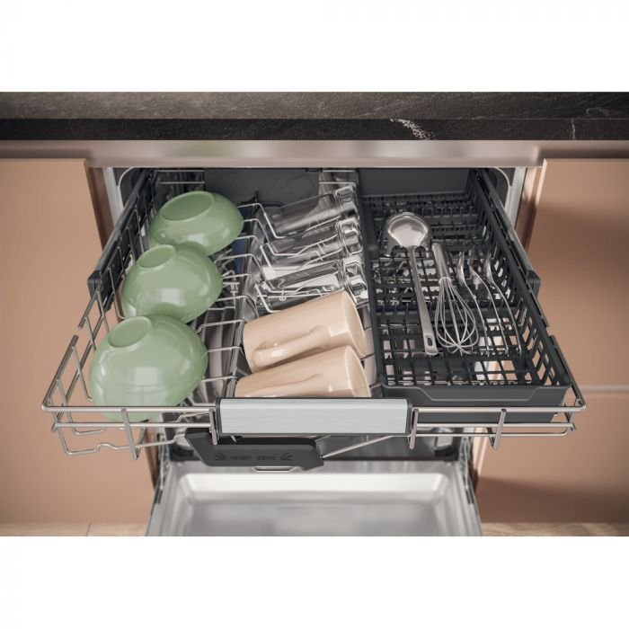Hotpoint H8I HT59 LS UK H8IHT59LSUK 60cm Integrated Dishwasher - 14 Place Settings