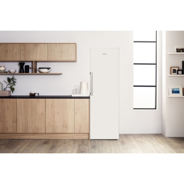 Hotpoint SH6A2QWRUK 59.5cm Tall Low Frost Fridge - White