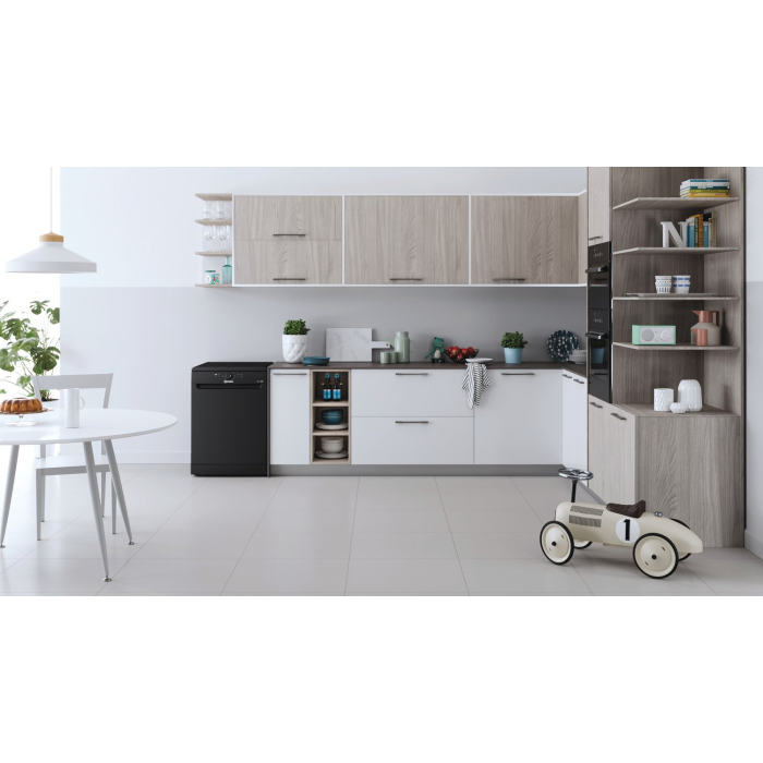 Indesit D2F HK26 B UK D2FHK26BUK 60cm Dishwasher - Black - 14 Place Setting