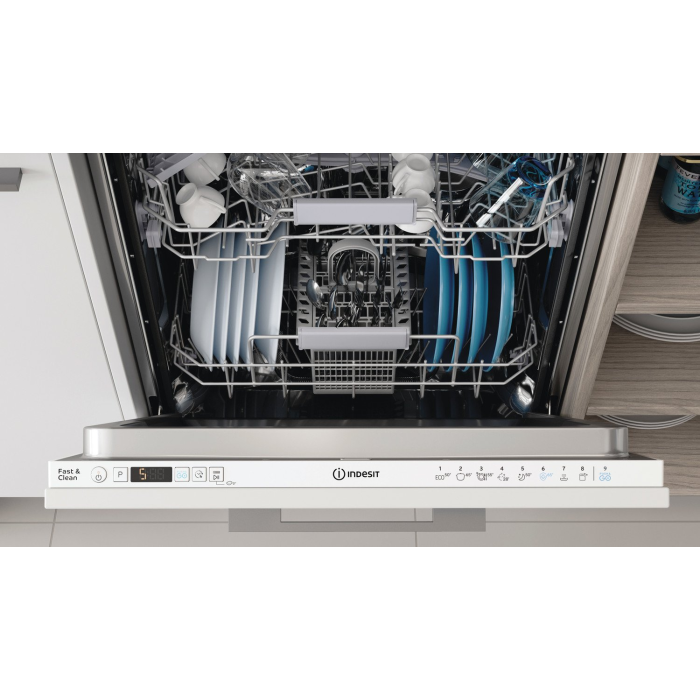 Indesit D2I HD526 UK D2IHD526 Full Size Built In Dishwasher - 14 Place Setting