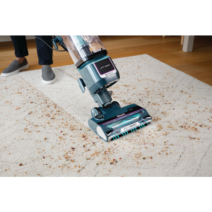 Shark LA791UKT Vacuum with Advanced Cleaning Features