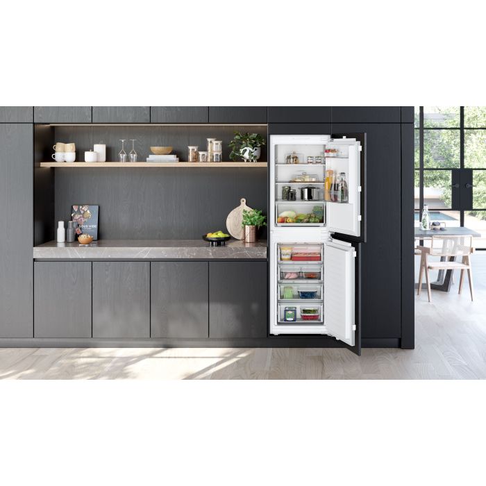 Siemens KI85NNFF0G 177x54 NoFrost bottom freezer, XXL FreshBox veg drawer, LED light, Digital temper