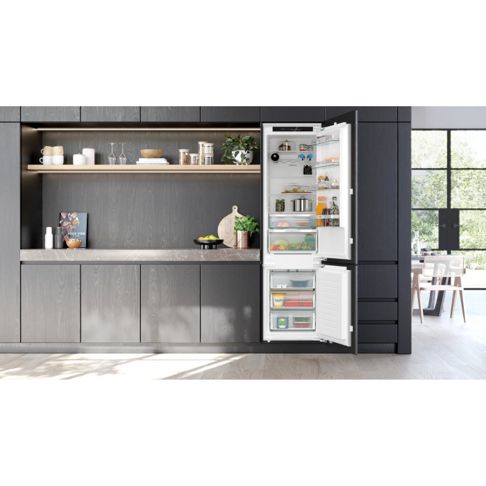 Siemens KI96NVFD0 55.8cm 70/30 Integrated Frost Free Fridge Freezer